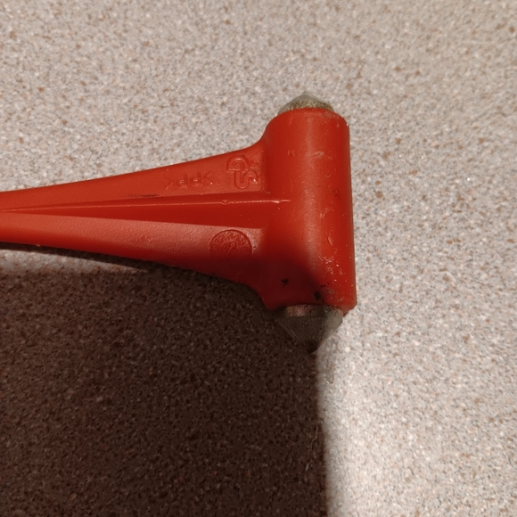 Glass break tool for vehicle - Picture 3 of 3